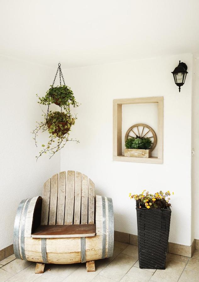 Casa Rustica Con Giardino Villa Caprino Veronese Bagian luar foto