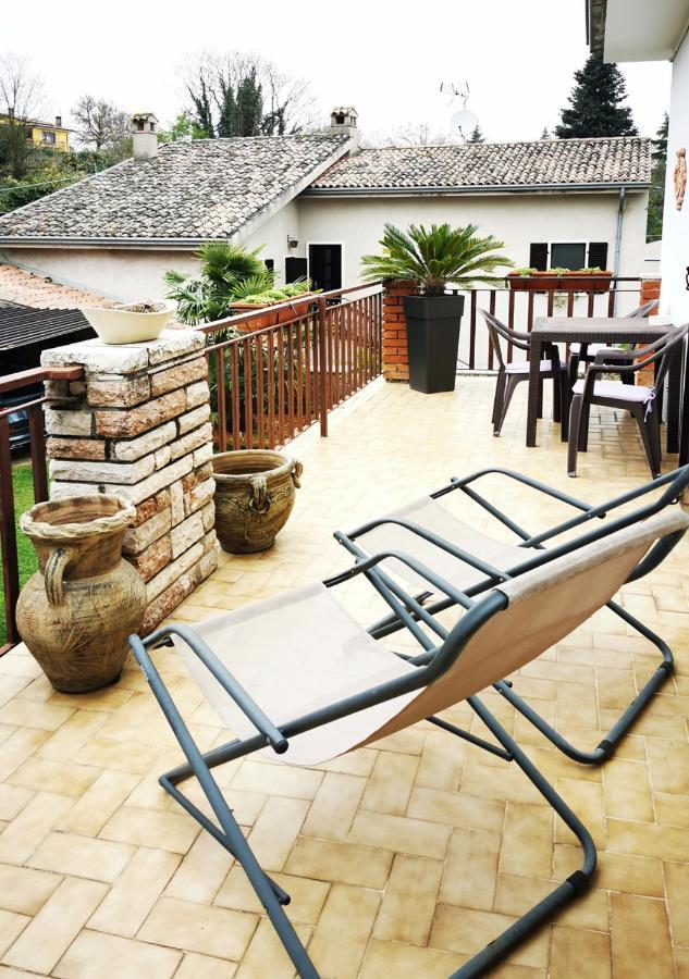 Casa Rustica Con Giardino Villa Caprino Veronese Bagian luar foto