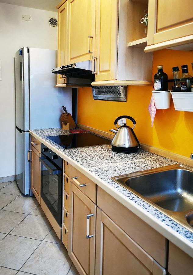 Casa Rustica Con Giardino Villa Caprino Veronese Bagian luar foto