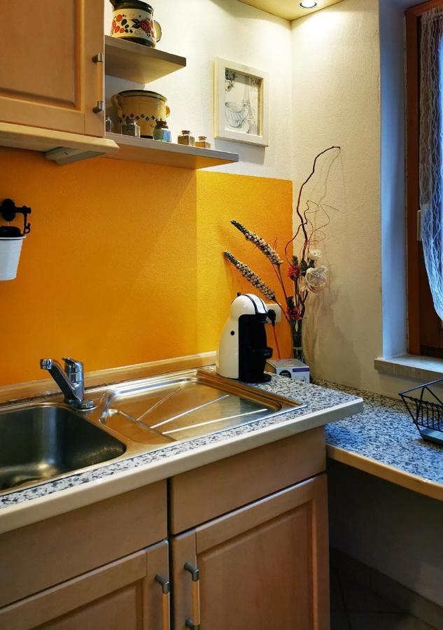 Casa Rustica Con Giardino Villa Caprino Veronese Bagian luar foto