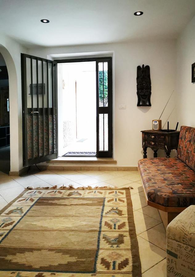 Casa Rustica Con Giardino Villa Caprino Veronese Bagian luar foto