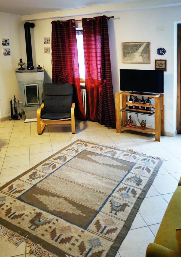 Casa Rustica Con Giardino Villa Caprino Veronese Bagian luar foto