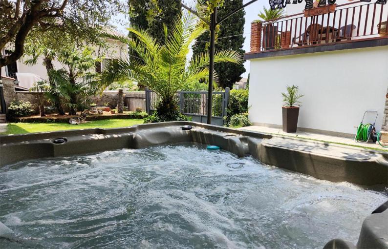 Casa Rustica Con Giardino Villa Caprino Veronese Bagian luar foto